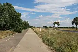 Stara i nowa (po prawej) droga B10 w okolicach Nickelsdorf (granica austriacko-węgierska)