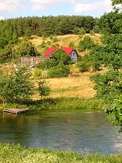 Widok z Opławca na zbocze doliny Brdy