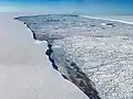 Larsen C i zachodni brzeg A-68 (w prawym górnym rogu)