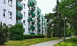 Wnętrze osiedla, os. Bohaterów Września 38 (2022)