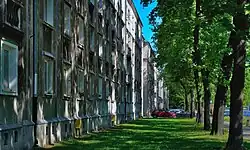 Widok od ul. Obrońców Krzyża(os. Krakowiaków 5 i 4)