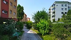 Wnętrze osiedla, bloki czteropiętrowe 24 i 27