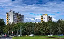 Wieżowce na osiedlu, widok od południowego zachoduos. Piastów 2 i 1