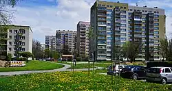 Bloki dziesięciopiętrowe we wschodniej części osiedla