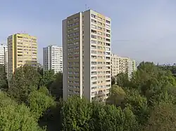 Osiedle od strony południowo-wschodniej. Na pierwszym planie budynek przy ul. Cieszyńskiej 2A