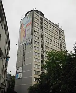 Przebudowany wysokościowiec z lat 60. (pierwotnie projekt Marka Leykama)