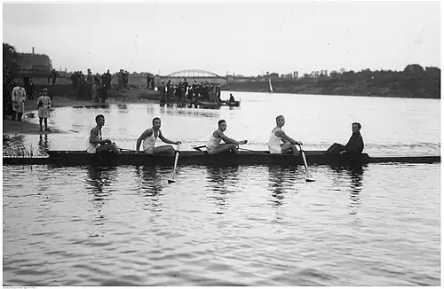 Klubowa czwórka ze sternikiem w 1934