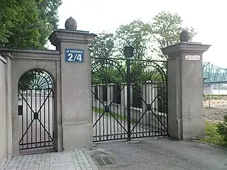 Brama do pałacu biskupiego