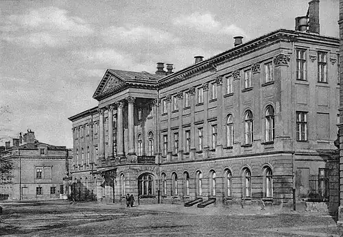 Pałac przed 1939 rokiem