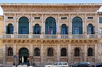 Palazzo Bevilacqua, Werona