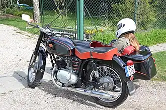 Pannonia T5 z wózkiem bocznym DUNA