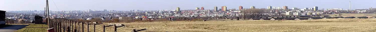 Panorama KL Majdanek z Lublinem w tle