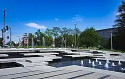 Fontanna w parku od strony alei Jana Pawła II