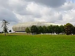 Widok na Tauron Arenę Kraków przed wybudowaniem stawu (2017)