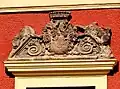 Fronton z herbem von Arnim
