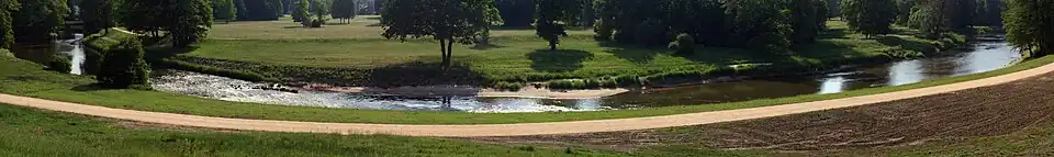 Nysa Łużycka w Parku Mużakowskim