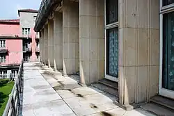 Taras na wysokości pierwszego piętra