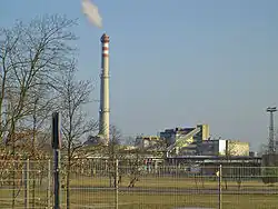 Widok na elektrociepłownię znajdującą się na terenach zakładu