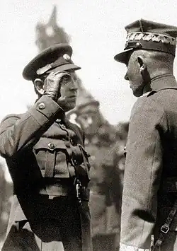 Symon Petlura wita gen. Edwarda Rydza-Śmigłego na dworcu kolejowym w Kijowie, maj 1920