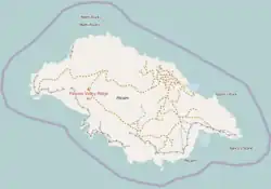Mapa konturowa Pitcairn, blisko centrum na prawo znajduje się punkt z opisem „Adamstown”