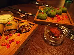 Badrijani, pchali ze szpinaku i sos adżika