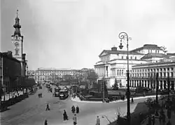 Warszawa, plac Teatralny, z lewej pałac Jabłonowskich – ratusz M.St. Warszawy