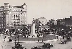 Monument w swojej pierwszej lokalizacji na placu Unii Lubelskiej
