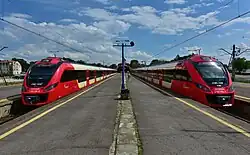 Pociągi SKM na stacji