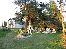 Cmentarz prawosławny, w głębi cerkiew