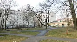 Najstarsza część osiedla (róg ul. Dickensa i ul. Szczęśliwickiej) z charakterystycznymi kotłowniami