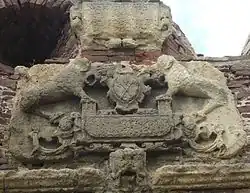 Pozostałości tablicy z sentencją