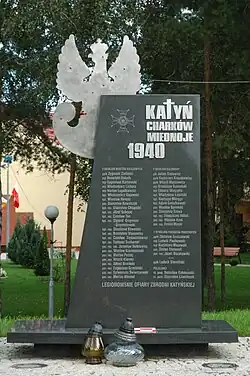 Pomnik Legionowskich ofiar Zbrodni Katyńskiej (2) przy kościele pw Matki Bożej Fatimskiej w Legionowie