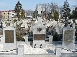 Bohaterskim obrońcom ojczyzny czasu Powstania Wielkopolskiego, obrony Lwowa, wojny z Rosją Bolszewicką, żołnierzom Legii Wrzesińskiej i 68 Pułku Piechoty