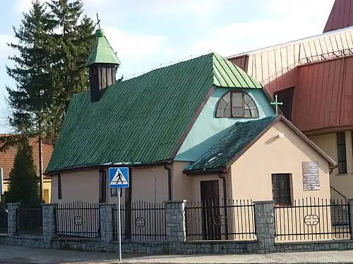 Stara świątynia – kościół par. pw. św. Józefa, drewn.-mur., XVII, nr rej.: 1124/69 z 27.12.1969 oraz 64/76/A z 17.02.1978