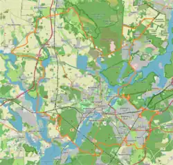 Mapa konturowa Poczdamu, blisko centrum na dole znajduje się punkt z opisem „<em lang="de">Universität Potsdam</em>”