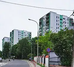 Widok osiedla od strony południowo-wschodniej, bloki przy ul. Imbramowskiej 3, 5, 7