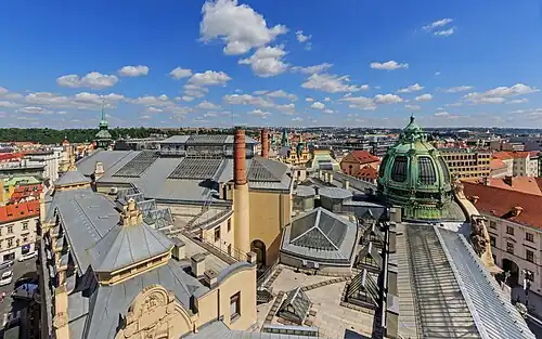 Kopuła praskiego Domu Miejskiego z Bramy Prochowej