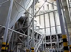 Wnętrze zakładu produkcyjnego Ceramiki Paradyż