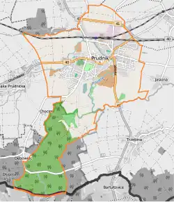 Mapa konturowa Prudnika, u góry znajduje się punkt z opisem „Rynek”