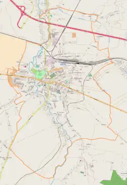 Mapa konturowa Przeworska, blisko centrum na lewo u góry znajduje się punkt z opisem „Cukrownia w Przeworsku”