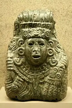 Serpentynitowa figurka Quetzalcoatla