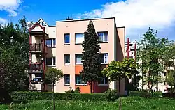 Wnętrze osiedla, blok przy ul. Rydygiera 9