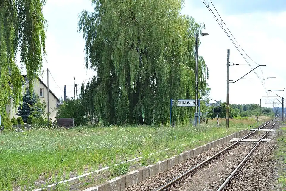 Widok na peron 1 w roku 2015