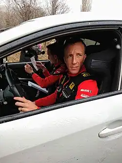 Podczas rekonesansu odcinków Rajdu Monte Carlo ze swoim pilotem Sebem Marshallem