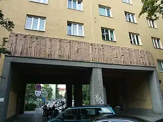 Relief (Theodor-Körner-Hof, Wiedeń)