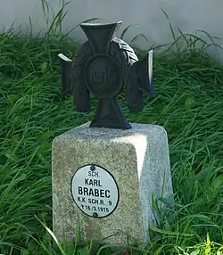 Nagrobek z krzyżem austriackim Ludwiga