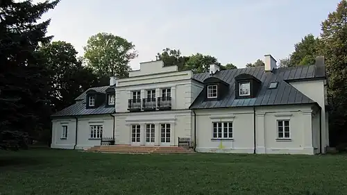 Dwór w Roskoszy - elewacja północna