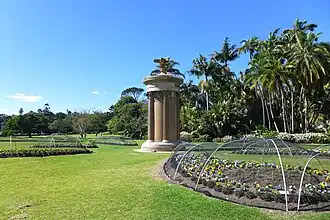 Replika Pomnika Lizykratesa, którego oryginał znajduje się w Atenach na Akropolu