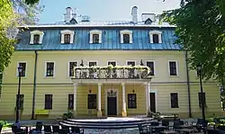 Fasada zachodnia z balkonem