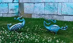 „Kaczki”(brąz patynowany, otoczak granitowy, 2010)